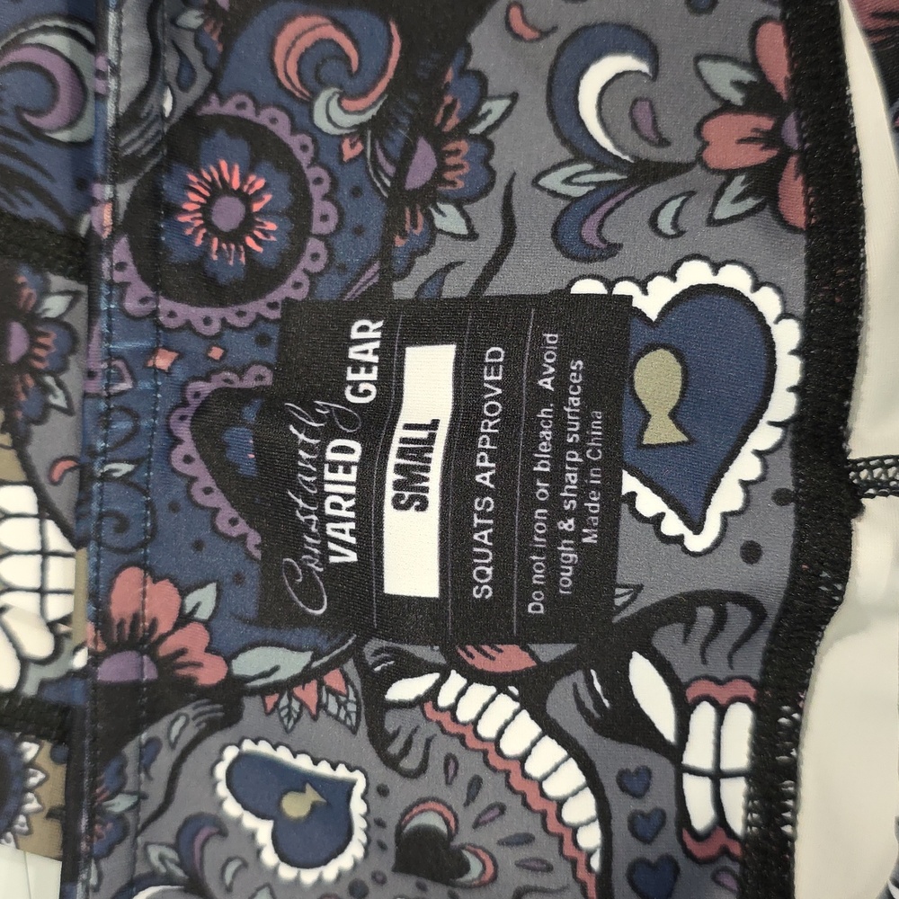 CVG Midnight Skull Capri leggings sz S - Picture 2 of 6